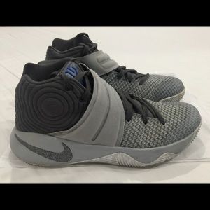 Kyrie Irving Nike shoe, size 9